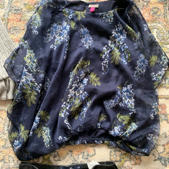 Women’s Clothing Lot - Size Small - Picture 5 of 16